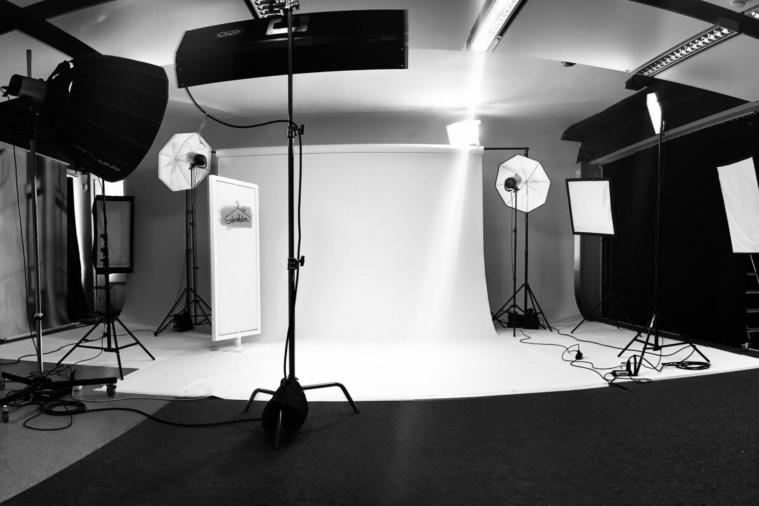 photographic-equipment-photo-shoot-min